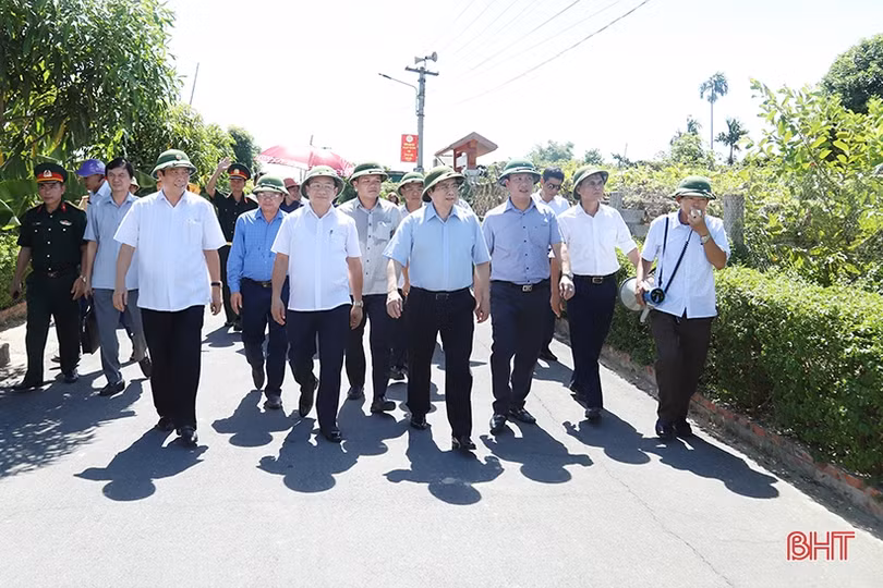 Trưởng ban Tổ chức Trung ương khảo sát nông thôn mới và KKT Vũng Áng