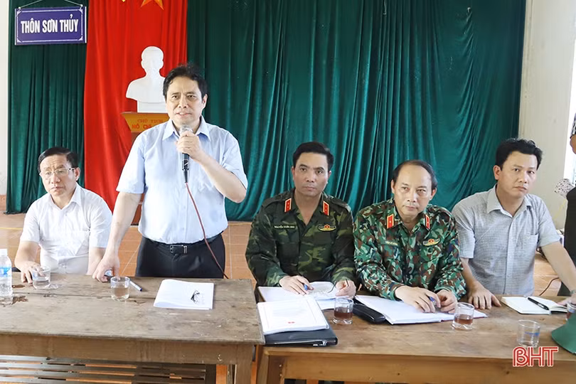 Trưởng ban Tổ chức Trung ương trực tiếp chỉ đạo chống cháy rừng ở Hương Sơn