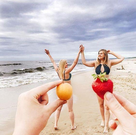 Muôn kiểu check-in bá đạo cùng hội bạn thân khi đi du lịch ảnh 15 Muôn kiểu check-in bá đạo cùng hội bạn thân khi đi du lịch