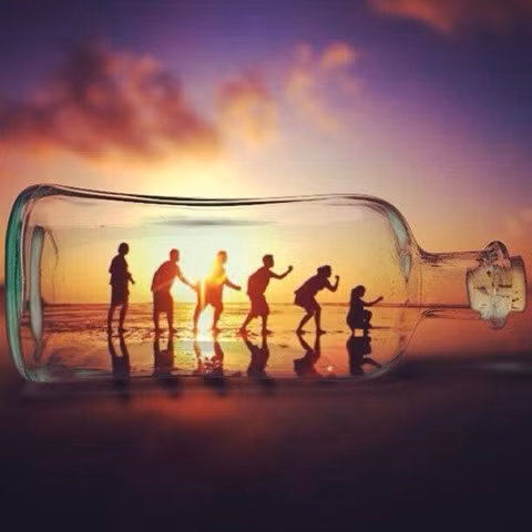 Muôn kiểu check-in bá đạo cùng hội bạn thân khi đi du lịch