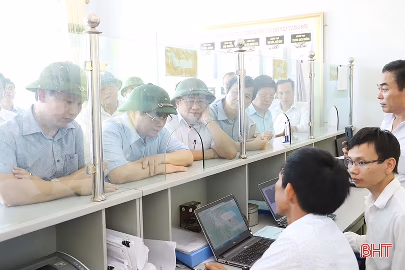 Trưởng ban Tổ chức Trung ương khảo sát nông thôn mới và KKT Vũng Áng