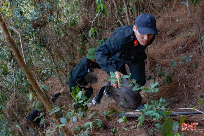 Hơn 1.300 cán bộ, chiến sỹ LLVT Hà Tĩnh dầm mình trong biển lửa