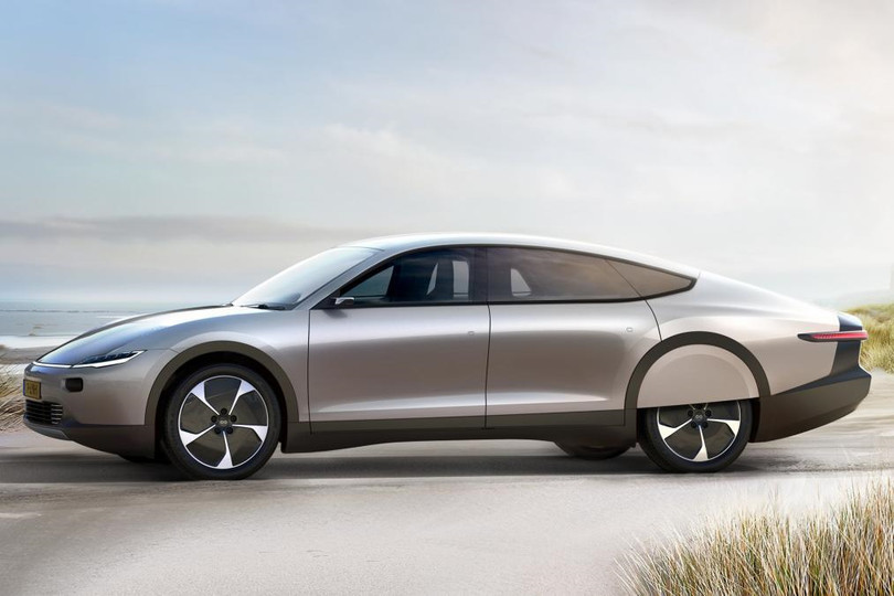 Xe điện đầu tiên thế giới chạy bằng năng lượng mặt trời