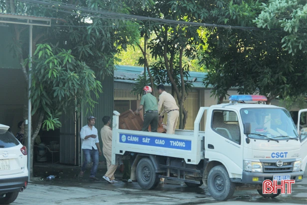 Cháy rừng ở Nghi Xuân: Lực lượng chức năng ngăn đám cháy bùng phát trở lại