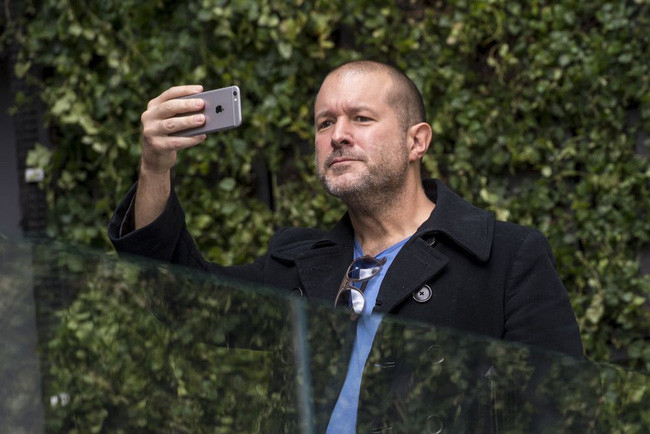 Apple mất liền 9 tỷ USD sau sự ra đi của “phù thủy” Jony Ive