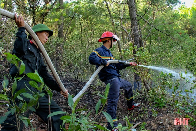 Hơn 1.300 cán bộ, chiến sỹ LLVT Hà Tĩnh dầm mình trong biển lửa