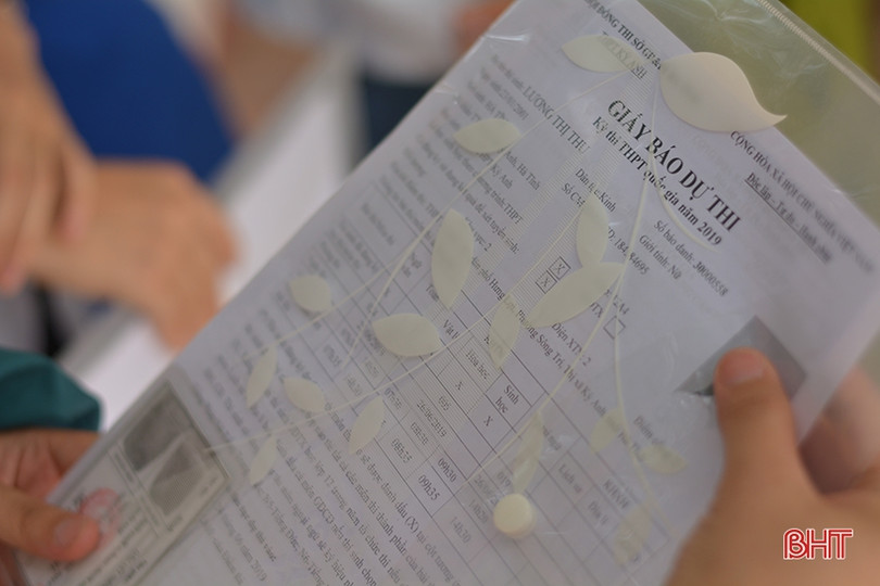 Sỹ tử Hà Tĩnh đội nắng, tự tin bước vào kỳ thi THPT quốc gia