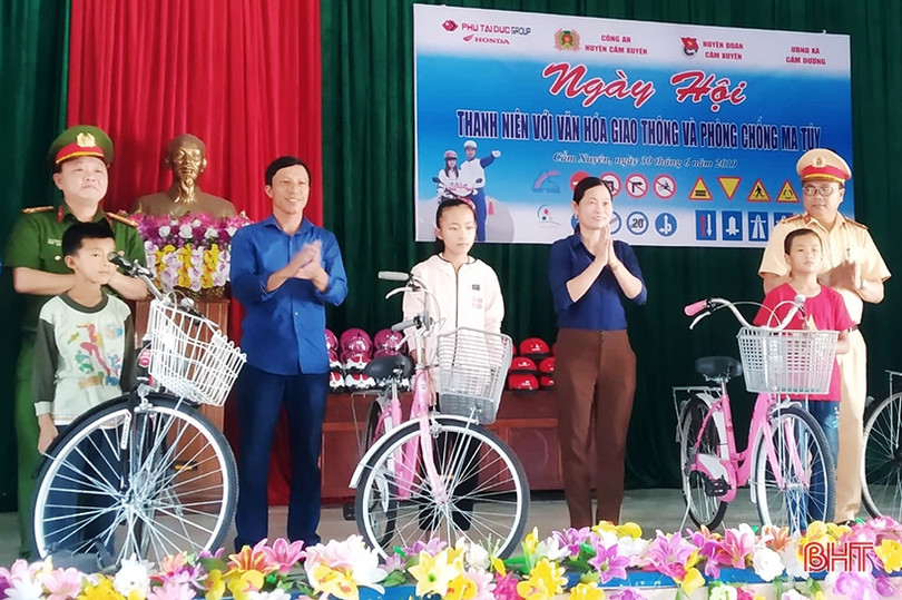 Hơn 200 ĐVTN tham gia ngày hội văn hóa giao thông, phòng chống ma túy