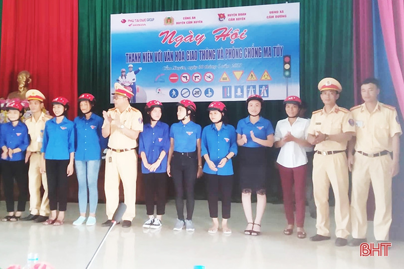 Hơn 200 ĐVTN tham gia ngày hội văn hóa giao thông, phòng chống ma túy