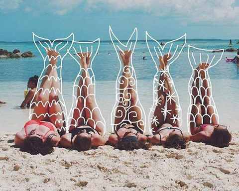 Muôn kiểu check-in bá đạo cùng hội bạn thân khi đi du lịch ảnh 8 Muôn kiểu check-in bá đạo cùng hội bạn thân khi đi du lịch