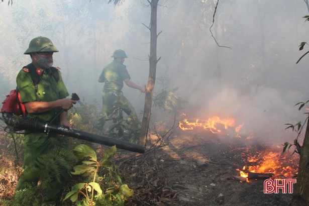 Liên tiếp cháy rừng ở các địa phương Hà Tĩnh