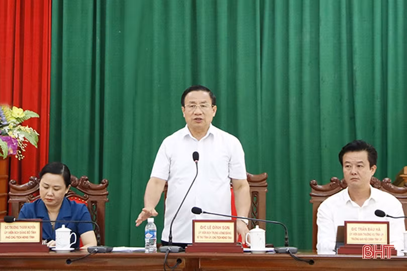 Bí thư Tỉnh ủy giải quyết nhiều kiến nghị tại phiên tiếp công dân tháng 6