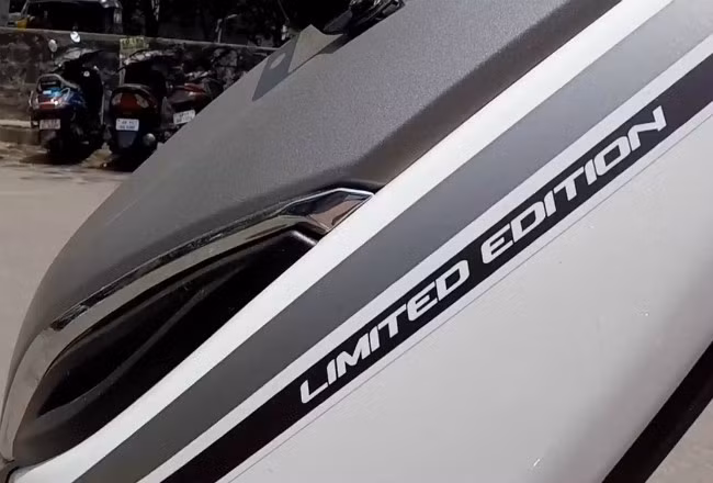 Ảnh thực tế Honda Activa 5G giới hạn giá 18,5 triệu đồng