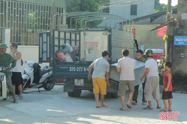 Cháy rừng ở Nghi Xuân: Lực lượng chức năng ngăn đám cháy bùng phát trở lại