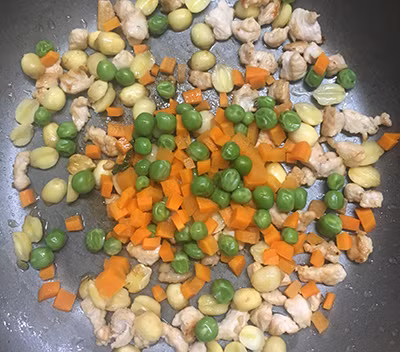 Cơm hấp lá sen thanh mát ngày hè