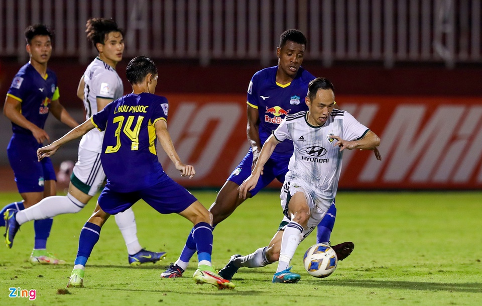 Xuân Trường khiến cầu thủ hay nhất Jeonbuk bất ngờ sau trận