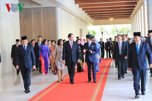 chu tich nuoc tran dai quang hoi dam voi quoc vuong brunei
