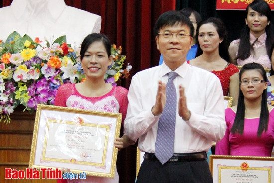 Trao giải Cuộc thi tìm hiểu Hiến pháp nước CHXHCN Việt Nam ảnh 6