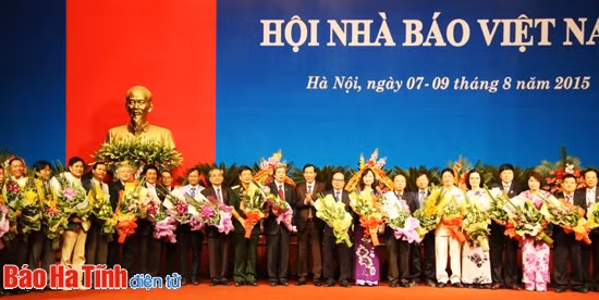 Góp phần định hướng dư luận, xây dựng khí phách con người Việt Nam thời kỳ mới ảnh 6 Góp phần định hướng dư luận, xây dựng khí phách con người Việt Nam thời kỳ mới ảnh 6