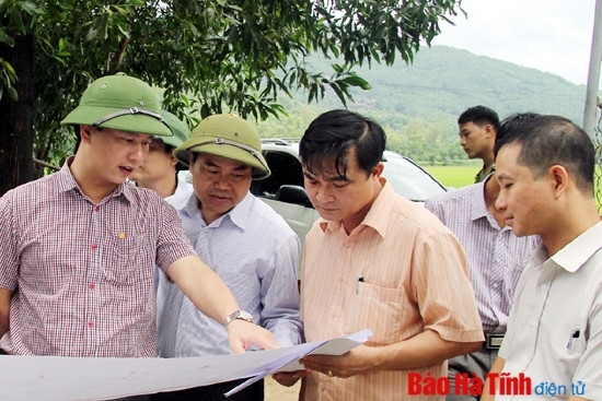 Đẩy nhanh tiến độ giải phóng mặt bằng các dự án giao thông ảnh 2