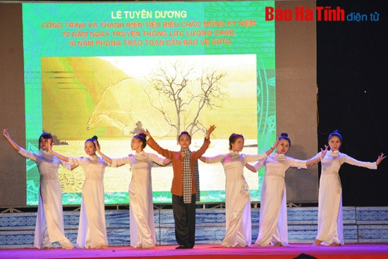 Tuyên dương đoàn viên xuất sắc và công trình thanh niên tiêu biểu ảnh 3