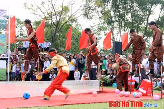 Chương trình “Nông thôn ngày mới” gắn với các trò chơi dân gian góp phần tuyên truyền, vận động cán bộ, hội viên, nông dân gìn giữ, phát huy giá trị văn hóa của quê hương Thạch Hà.
