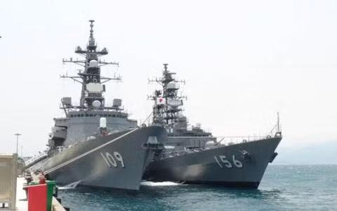 Tàu chiến Nhật Bản cập cảng Cam Ranh: Cảm giác mạnh... ảnh 1