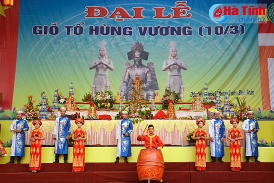 Màn múa lân và chương trình giao lưu văn hóa nghệ thuật.