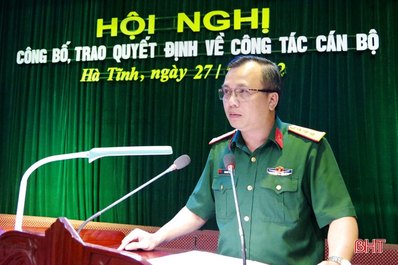 Bộ CHQS tỉnh Hà Tĩnh công bố các quyết định về cán bộ và thăng quân hàm