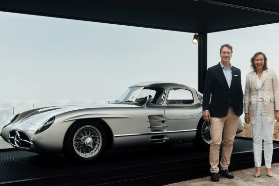 Mercedes 300 SLR Unlenhaut Coupe - ôtô đắt nhất lịch sử