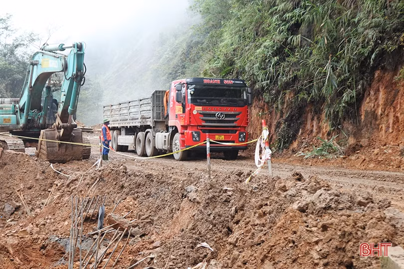 Do đâu, thu thuế xuất nhập khẩu qua Cửa khẩu quốc tế Cầu Treo giảm?!