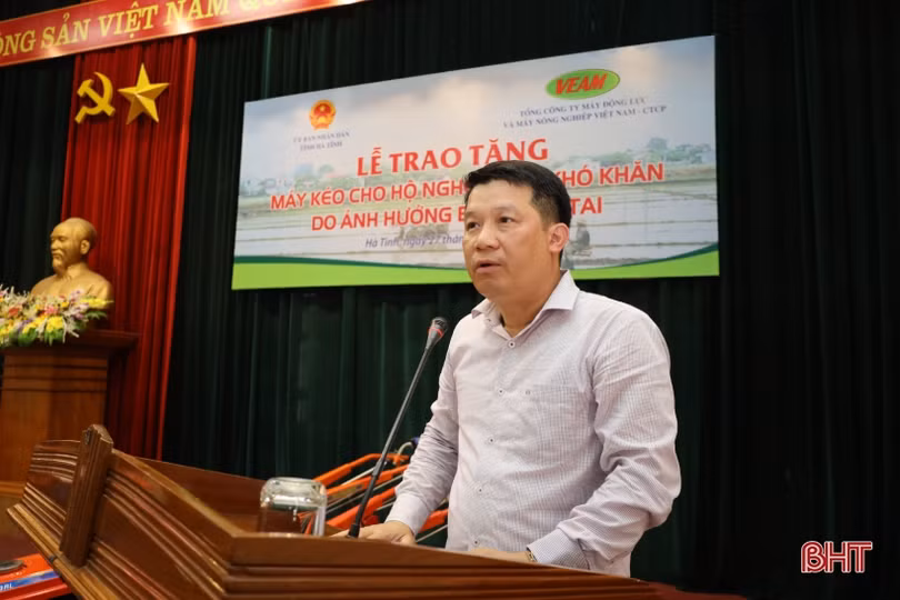 Trao tặng 55 máy kéo cho hộ nghèo ở Hà Tĩnh gặp khó khăn do ảnh hưởng bởi thiên tai