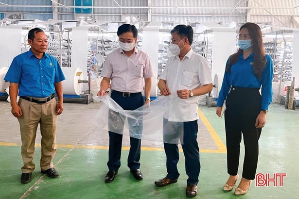 Nhiều hoạt động hướng về người lao động Hà Tĩnh nhân Tháng Công nhân 