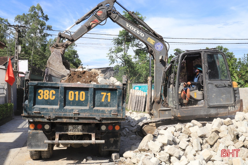 28 hộ dân ở Nghi Xuân hiến 740 m<sup>2</sup> đất mở rộng đường giao thông