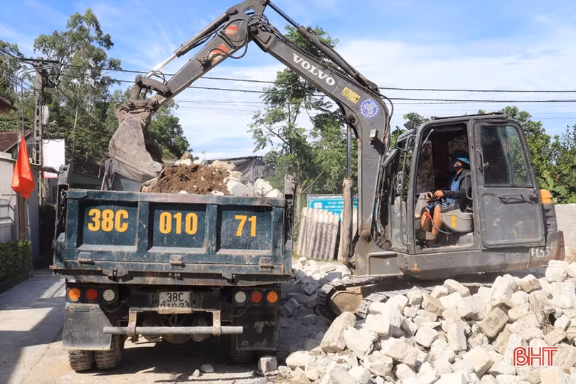 28 hộ dân ở Nghi Xuân hiến 740 m<sup>2</sup> đất mở rộng đường giao thông