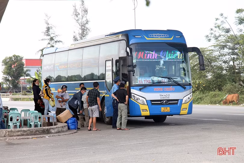 Xử lý việc chiếm dụng gầm cầu vượt tuyến tránh TP Hà Tĩnh làm nơi kinh doanh, khó hay dễ?!