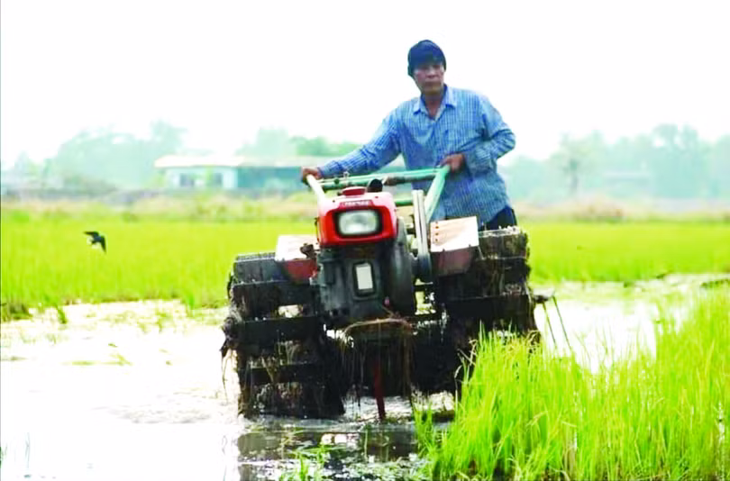 Lào kêu gọi người dân giảm bớt đi lại không cần thiết để tiết kiệm nhiên liệu