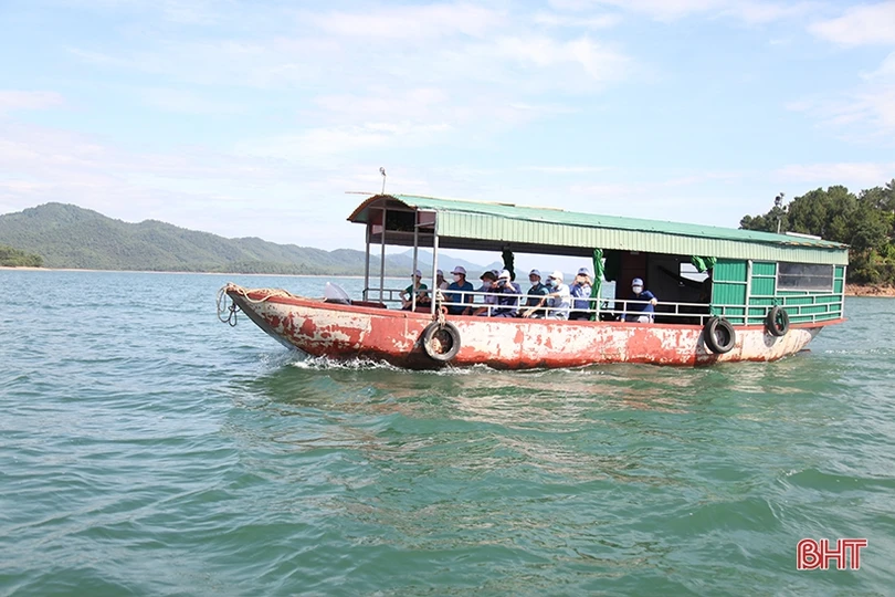 Cần thực hiện tốt các biện pháp đảm bảo trật tự ATGT đường thủy nội địa ở Hà Tĩnh