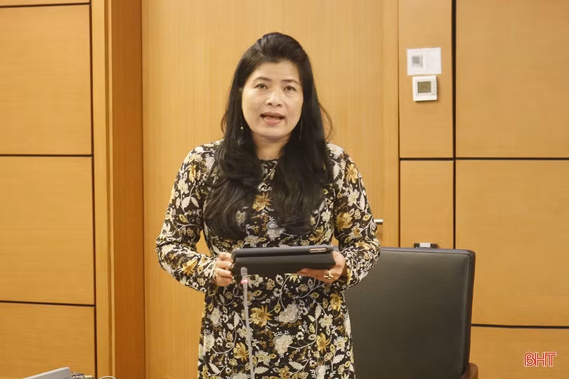 Đoàn ĐBQH Hà Tĩnh tham gia thảo luận tổ về dự thảo nghị quyết và dự án đường Hồ Chí Minh