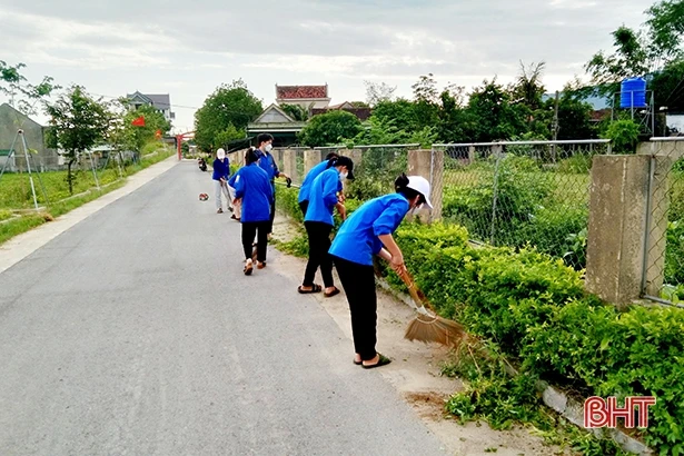 Tuổi trẻ Hà Tĩnh sôi nổi hưởng ứng “Ngày chủ nhật xanh”