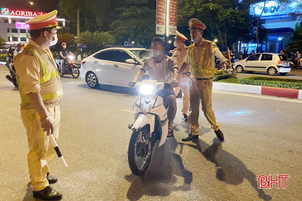 Hà Tĩnh: Xử phạt 20 trường hợp cổ vũ quá khích sau chiến thắng của U23 Việt Nam