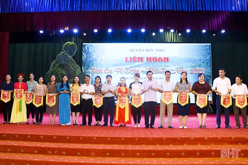 15 CLB thi tài Liên hoan Dân ca ví, giặm Nghệ Tĩnh - hát ru huyện Đức Thọ