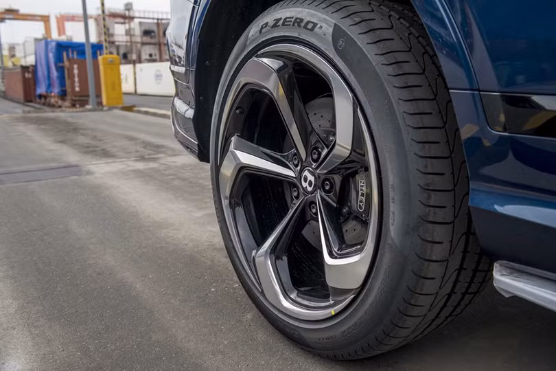 Bentley Bentayga S 2022 đầu tiên về Việt Nam, giá 18,9 tỷ đồng