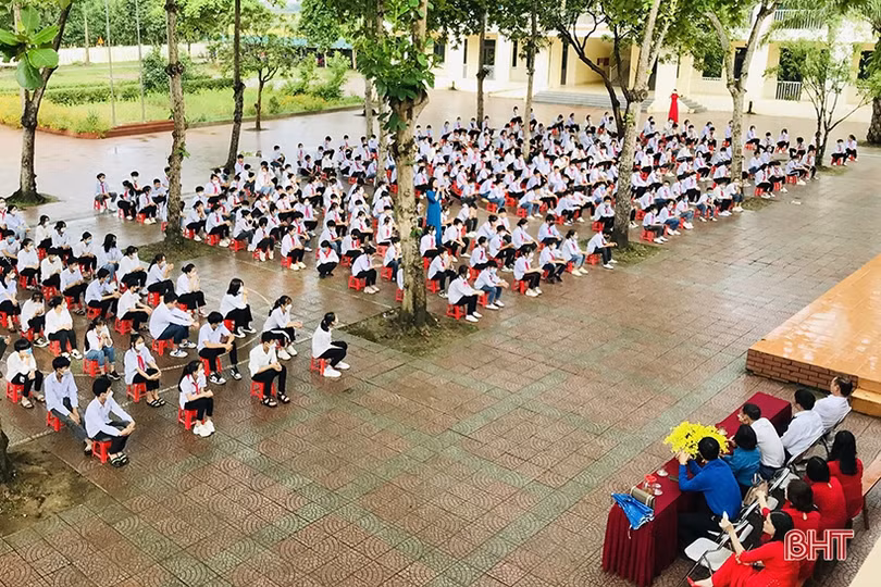 Truyền thông phòng ngừa tội phạm trên không gian mạng cho học sinh miền núi Hà Tĩnh