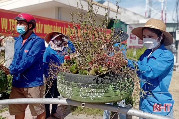 Tuổi trẻ Hà Tĩnh sôi nổi hưởng ứng “Ngày chủ nhật xanh”