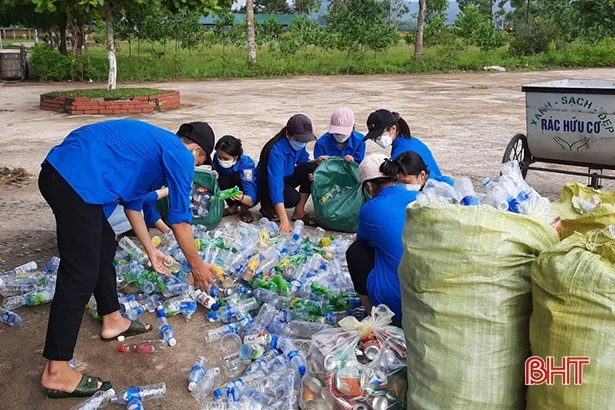 Tuổi trẻ Hà Tĩnh sôi nổi hưởng ứng “Ngày chủ nhật xanh”