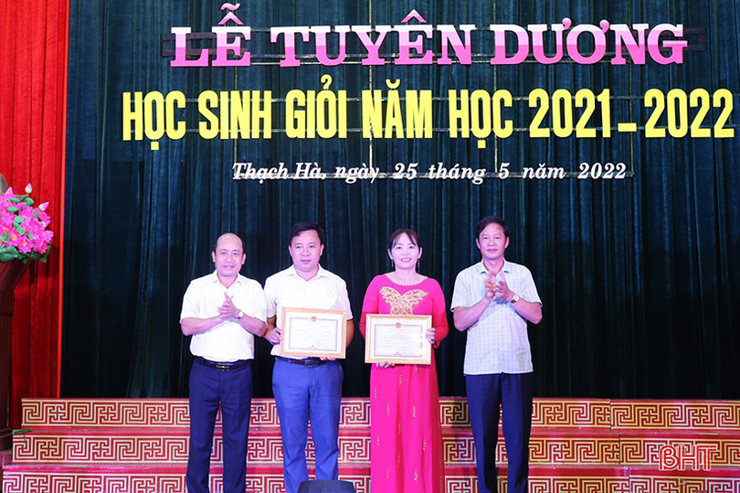 Thạch Hà tiếp tục vào tốp đầu của tỉnh về số lượng học sinh giỏi các cấp ảnh 9 Thạch Hà tiếp tục vào tốp đầu của tỉnh về số lượng học sinh giỏi các cấp