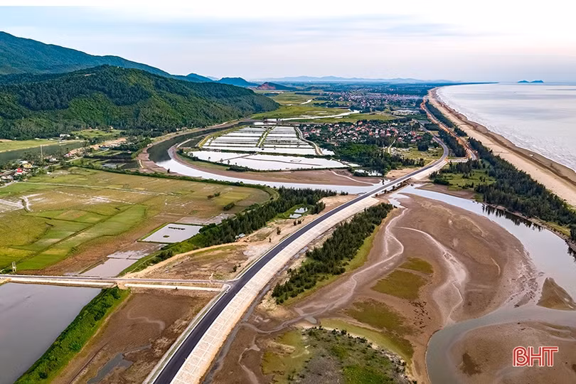 Hà Tĩnh vượt qua khó khăn, thách thức, đạt nhiều kết quả quan trọng trên các lĩnh vực