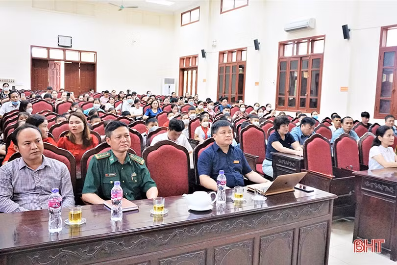 Trao thưởng Cuộc thi “Tìm hiểu về lịch sử, văn hóa đồng bào dân tộc Chứt” 