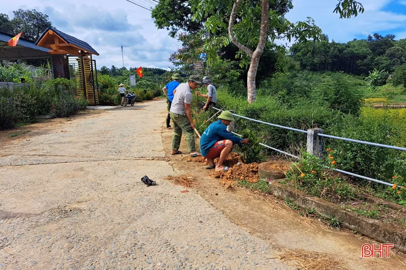 Người dân Vũ Quang tích cực hưởng ứng “100 ngày cao điểm xây dựng nông thôn mới